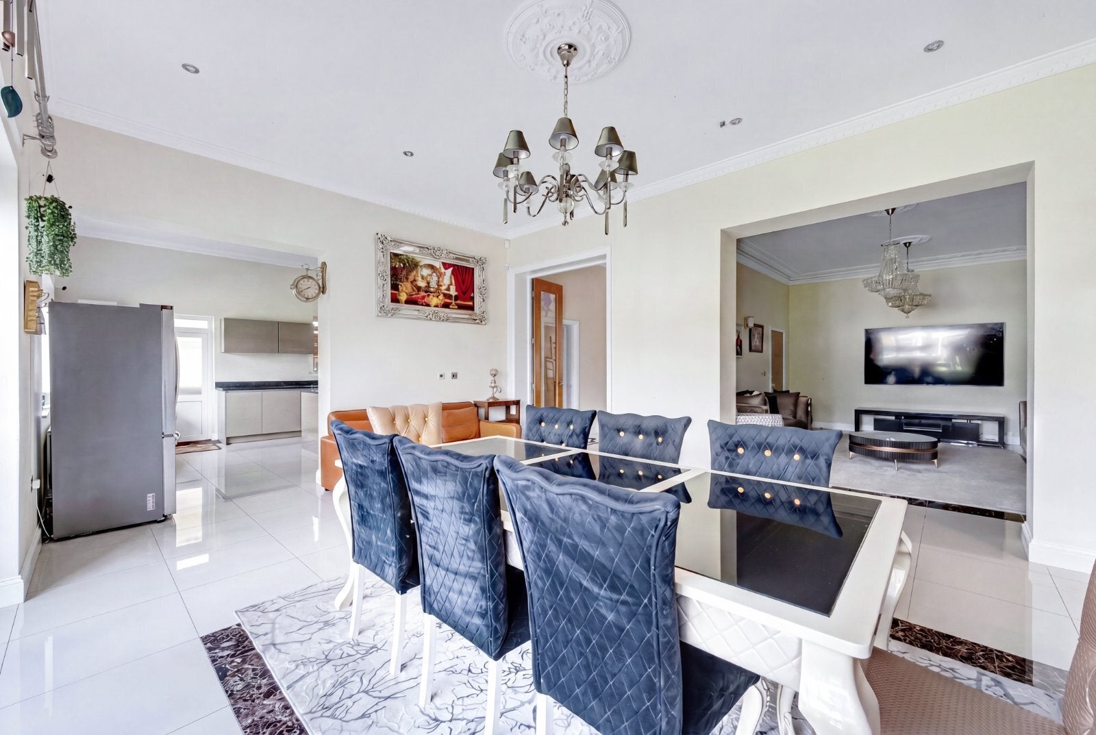 House Hamilton Road in Greater London