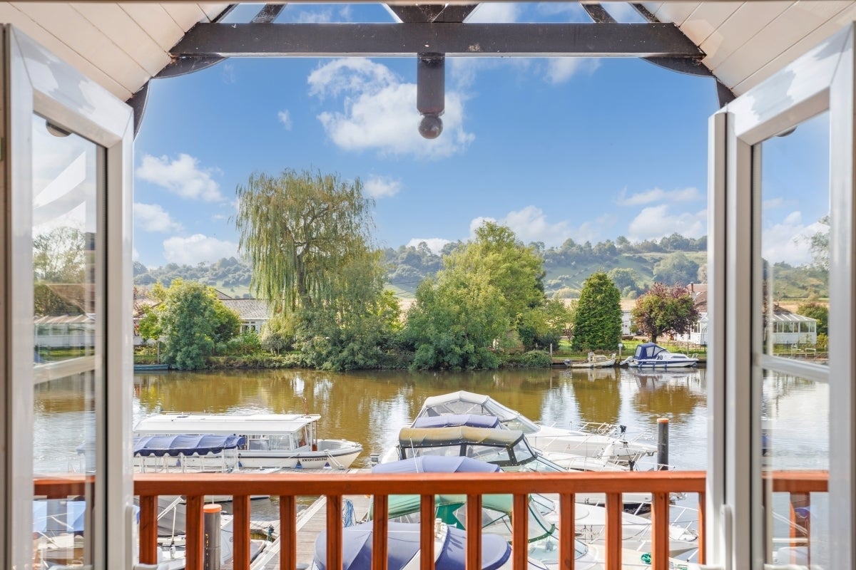 House Wharf Lane in Little Marlow