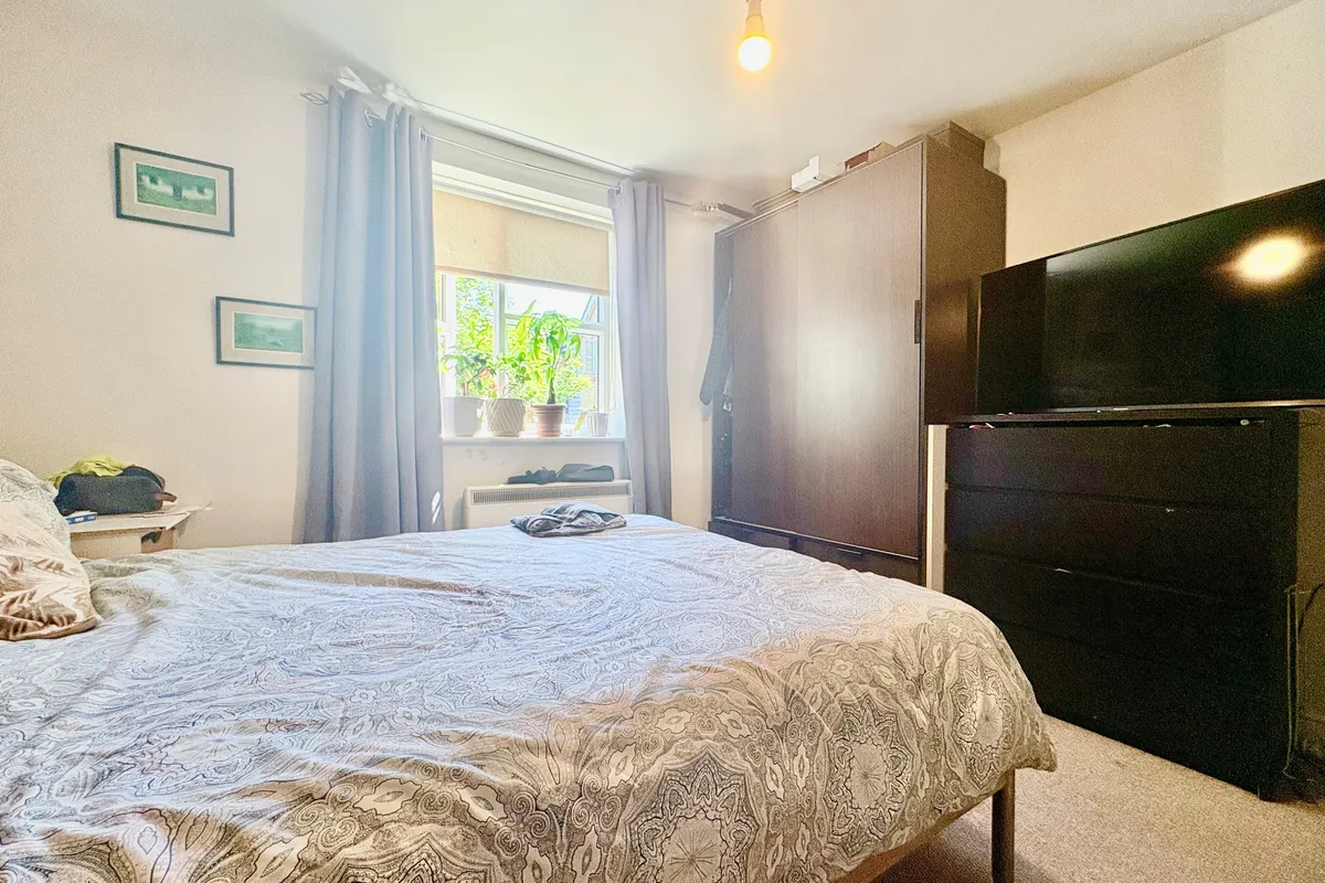 Flat Plomer Avenue in Hoddesdon