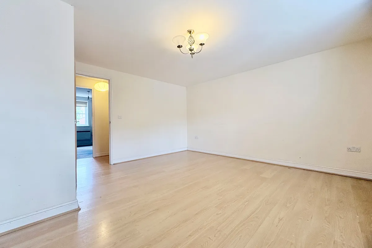 Flat Plomer Avenue in Hoddesdon