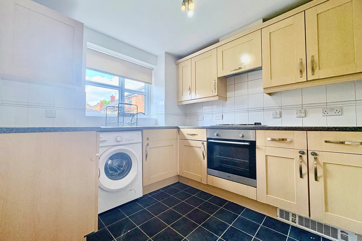 Flat Plomer Avenue in Hoddesdon