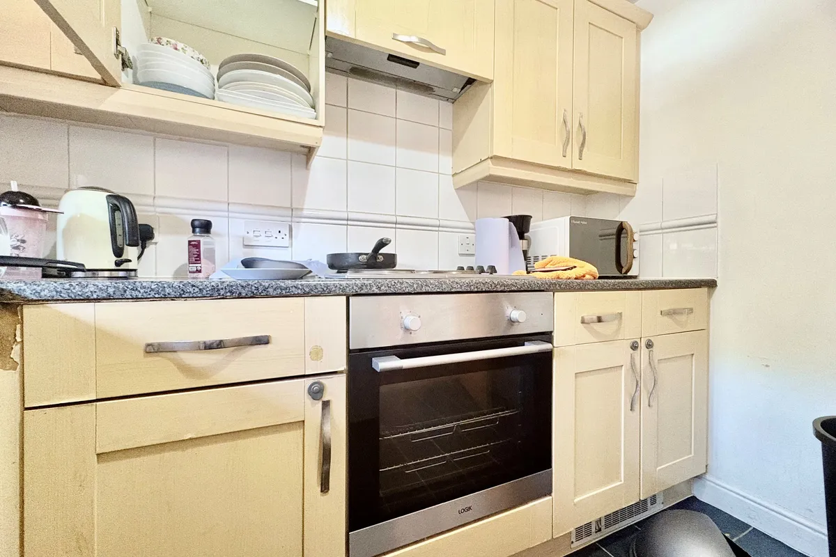 Flat Plomer Avenue in Hoddesdon