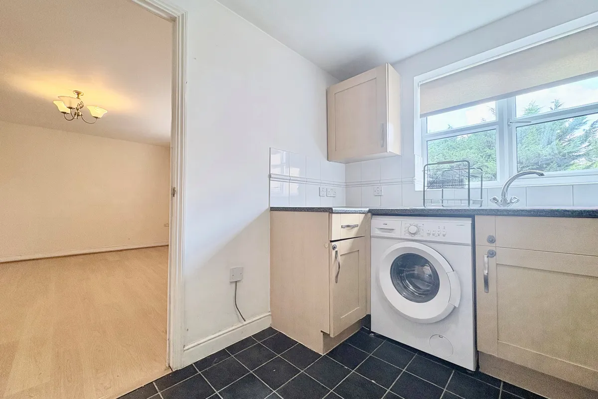 Flat Plomer Avenue in Hoddesdon