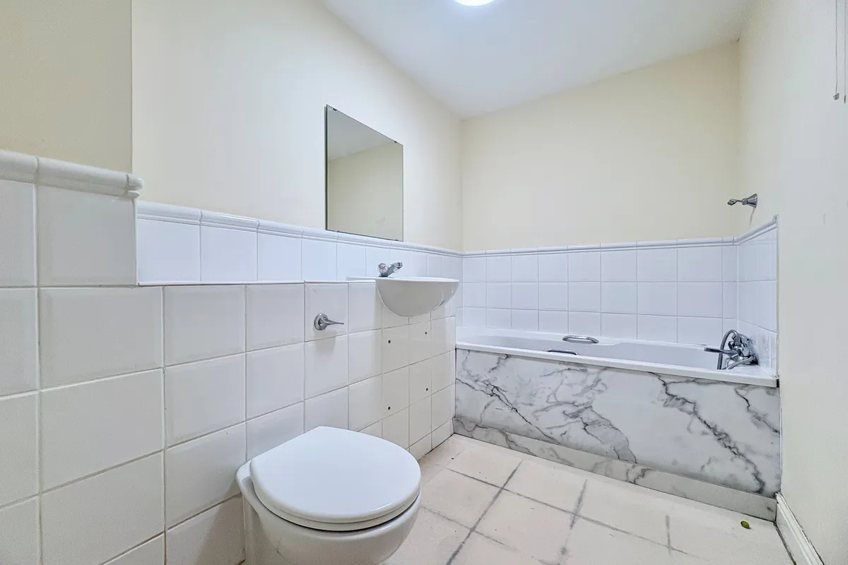 Flat Plomer Avenue in Hoddesdon