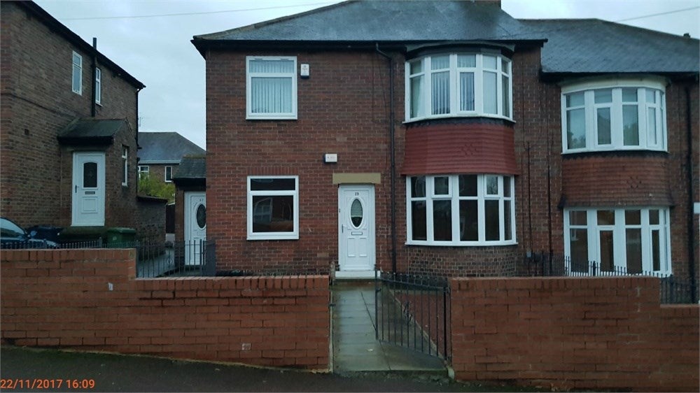 Flat Redburn Road in Newcastle upon Tyne