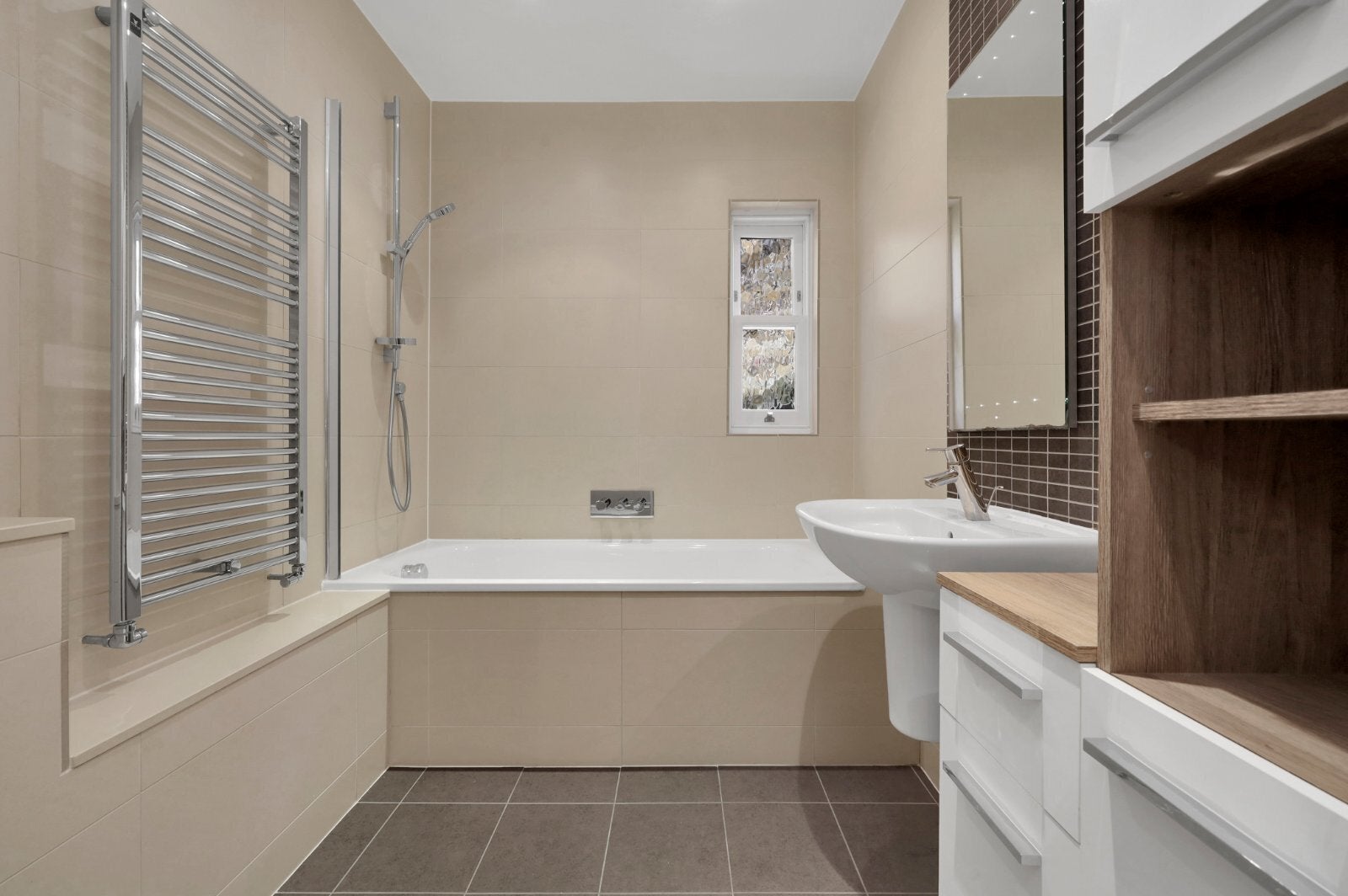 Flat Cheverton Road in Greater London