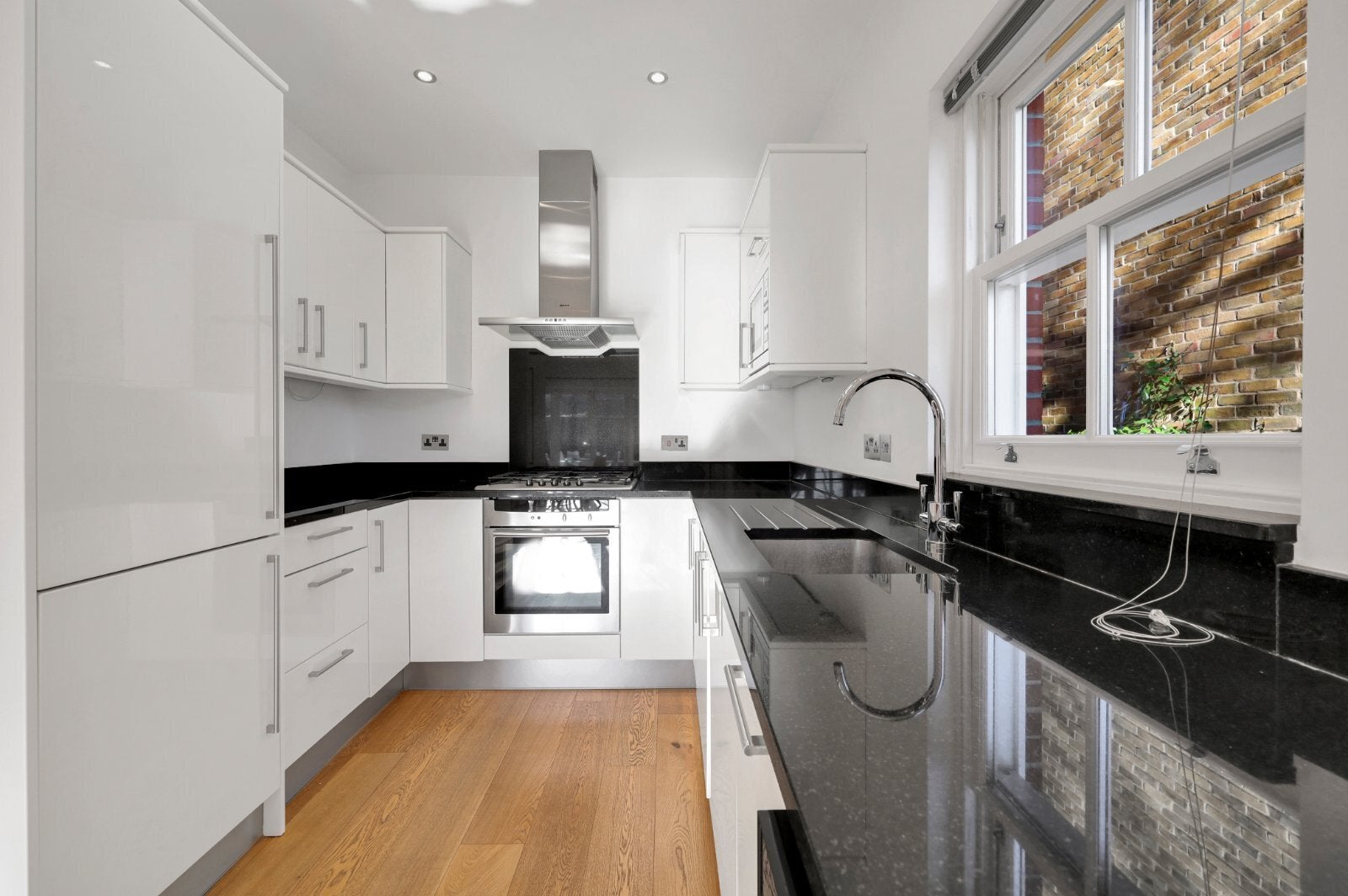 Flat Cheverton Road in Greater London