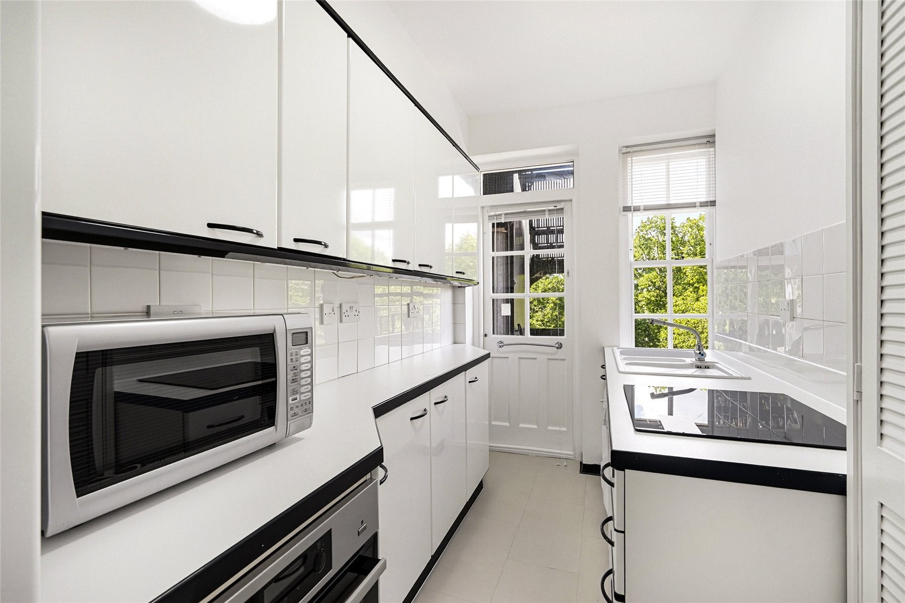 Flat Sloane Court West in Greater London