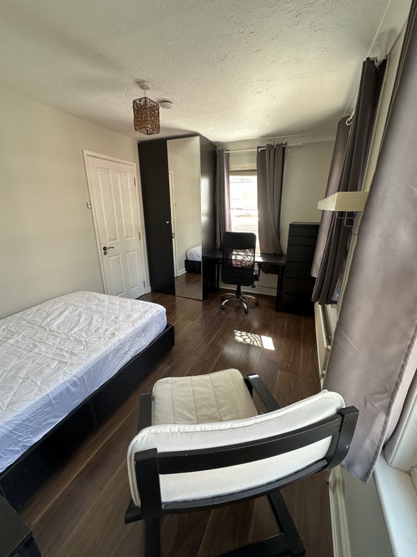Room Lockesfield Place in Greater London