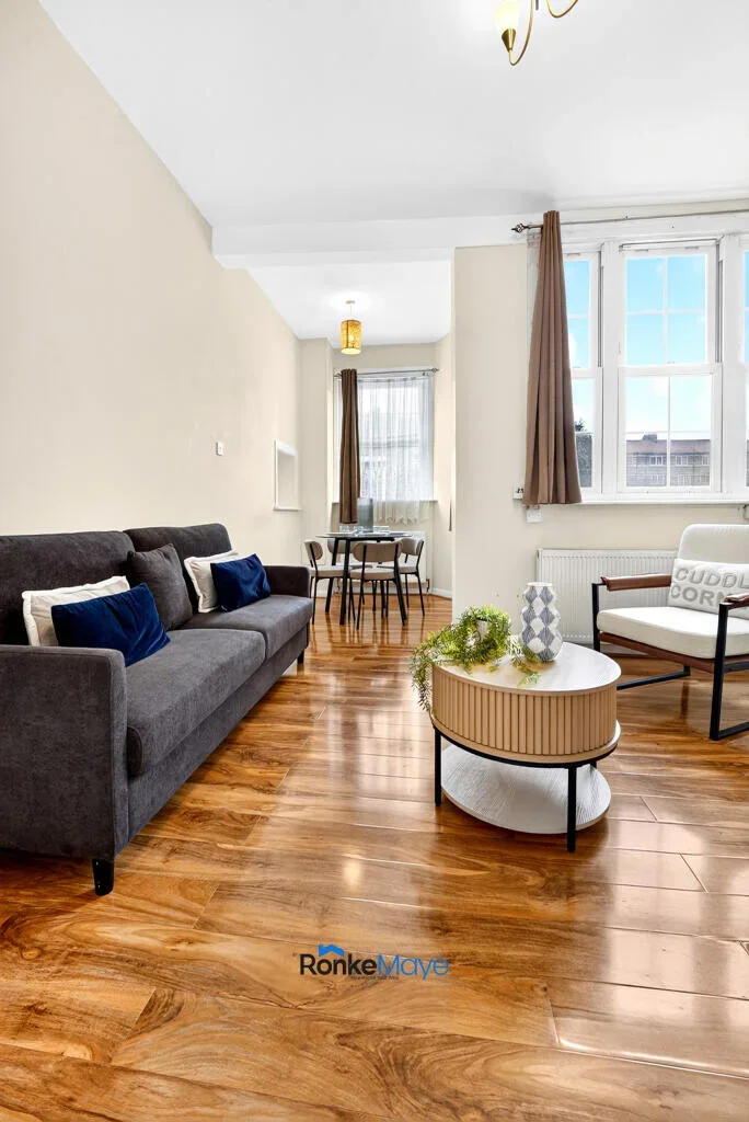 Flat Fair Street in Greater London