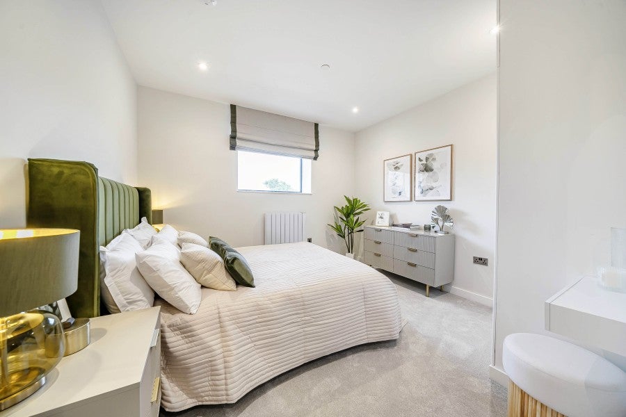 Flat Eastworth Road in Borough of Runnymede