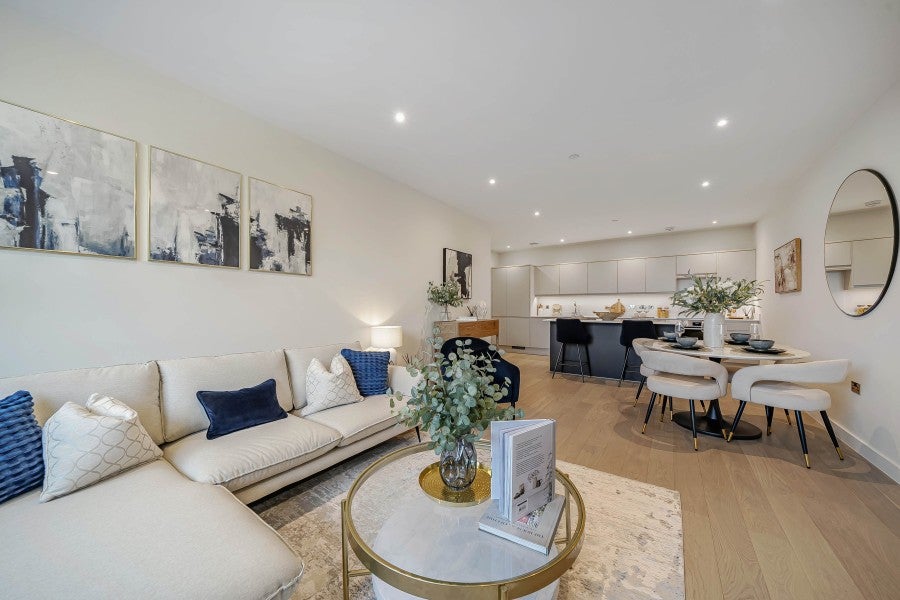 Flat Eastworth Road in Borough of Runnymede