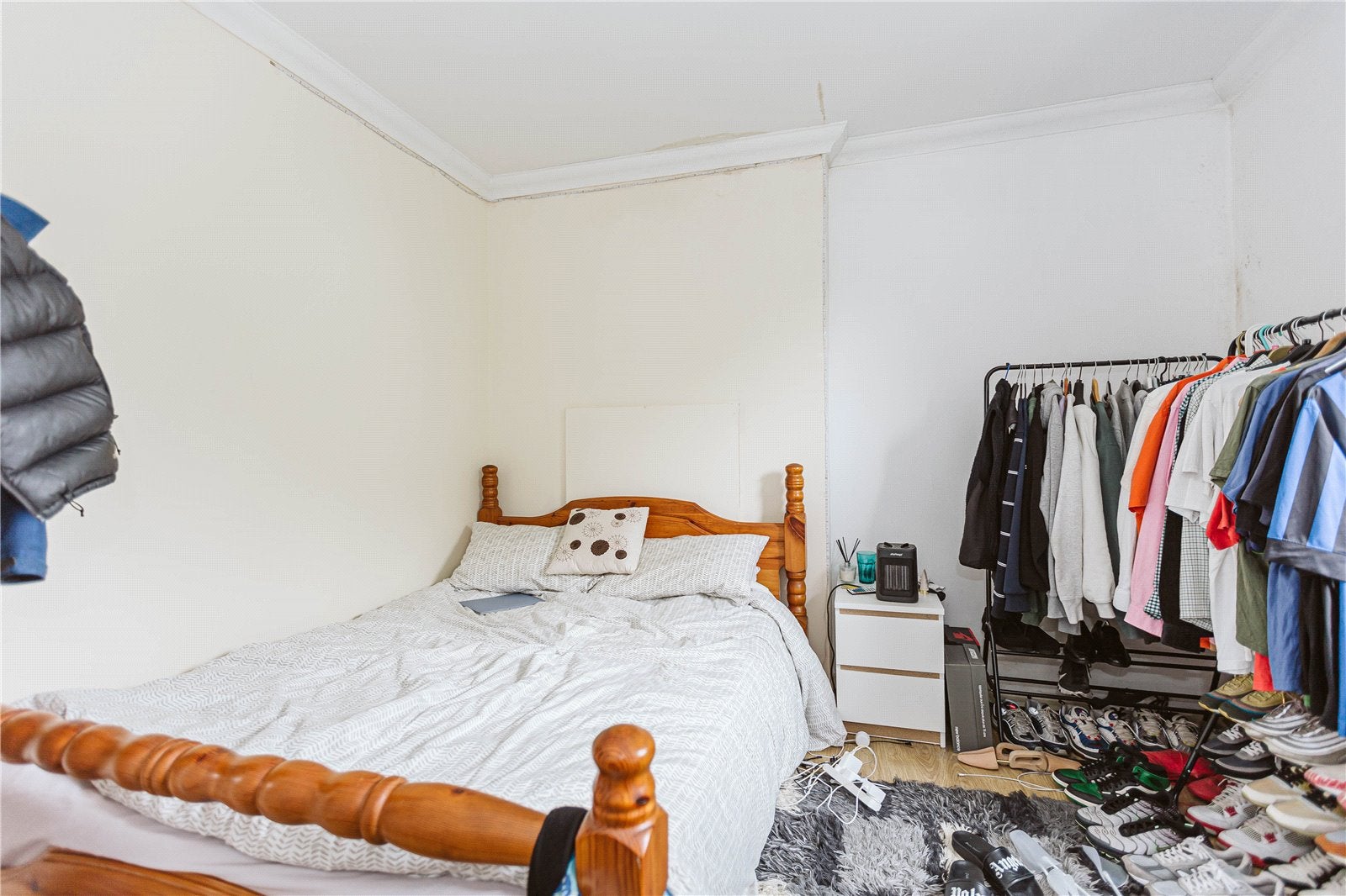 Flat Apsley Road in Bristol