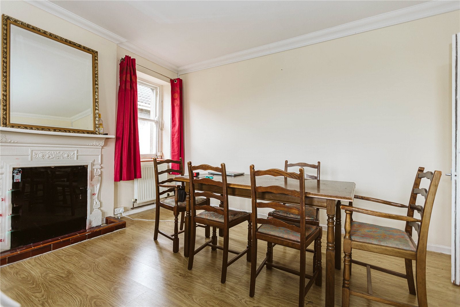 Flat Apsley Road in Bristol