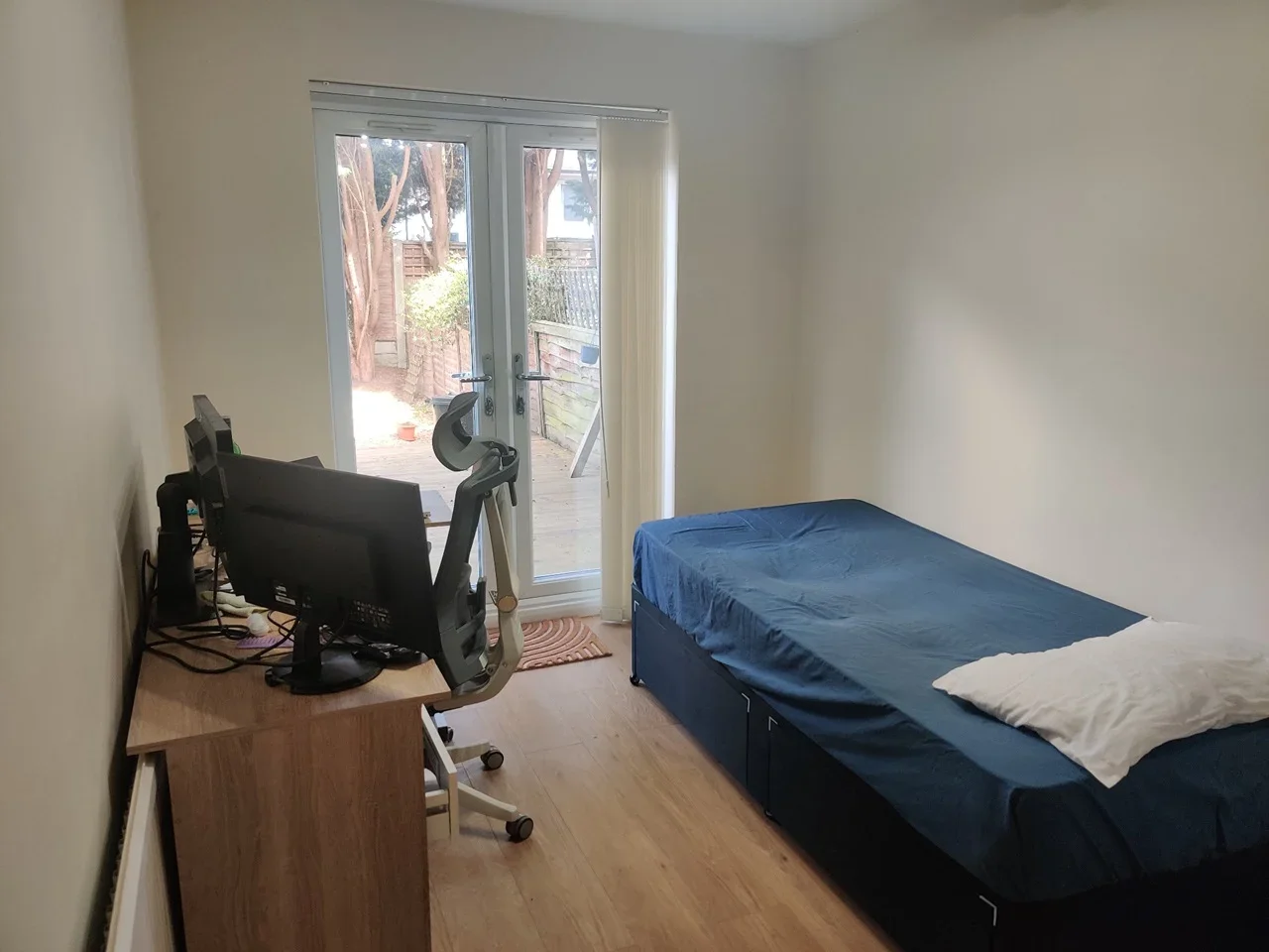 Room Tanworth Close in Greater London