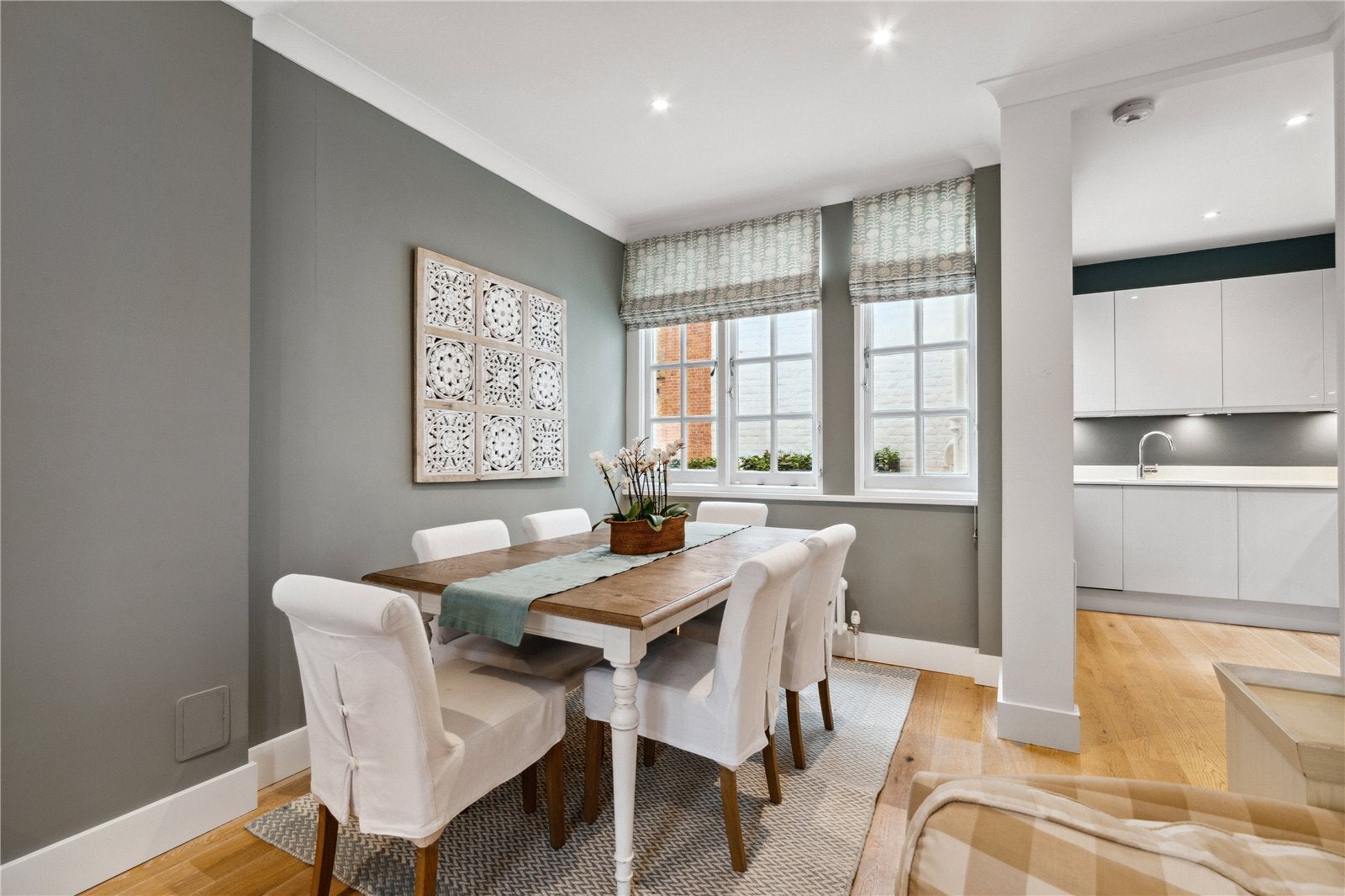 Flat Kensington Court Mews in Greater London