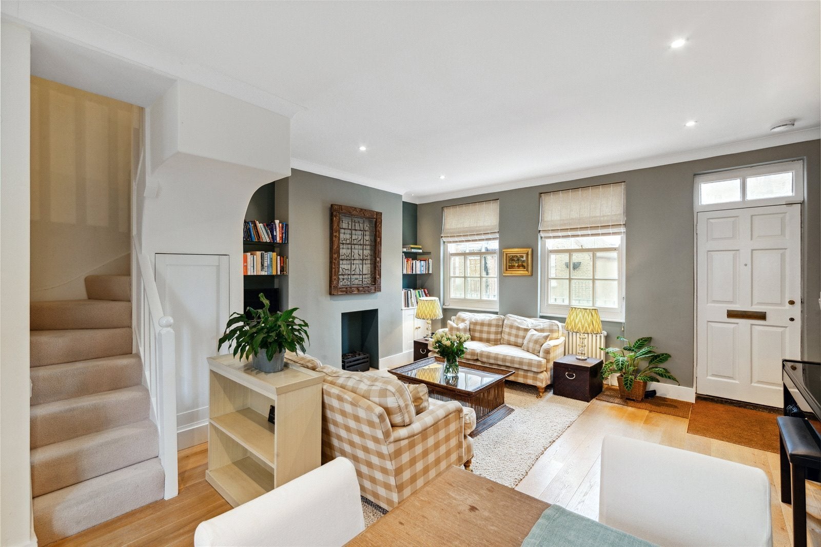 Flat Kensington Court Mews in Greater London