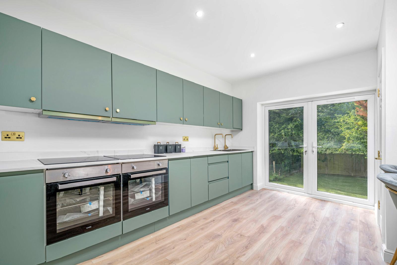 Flat Tolcarne Drive in Greater London
