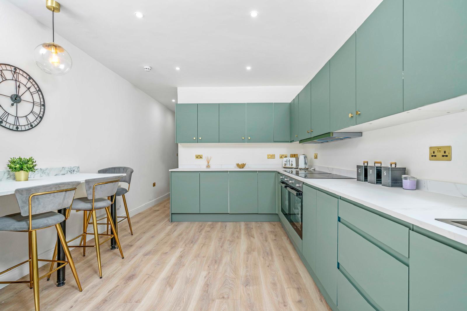 Flat Tolcarne Drive in Greater London