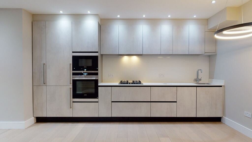 Flat Fitzjohn's Avenue in Greater London