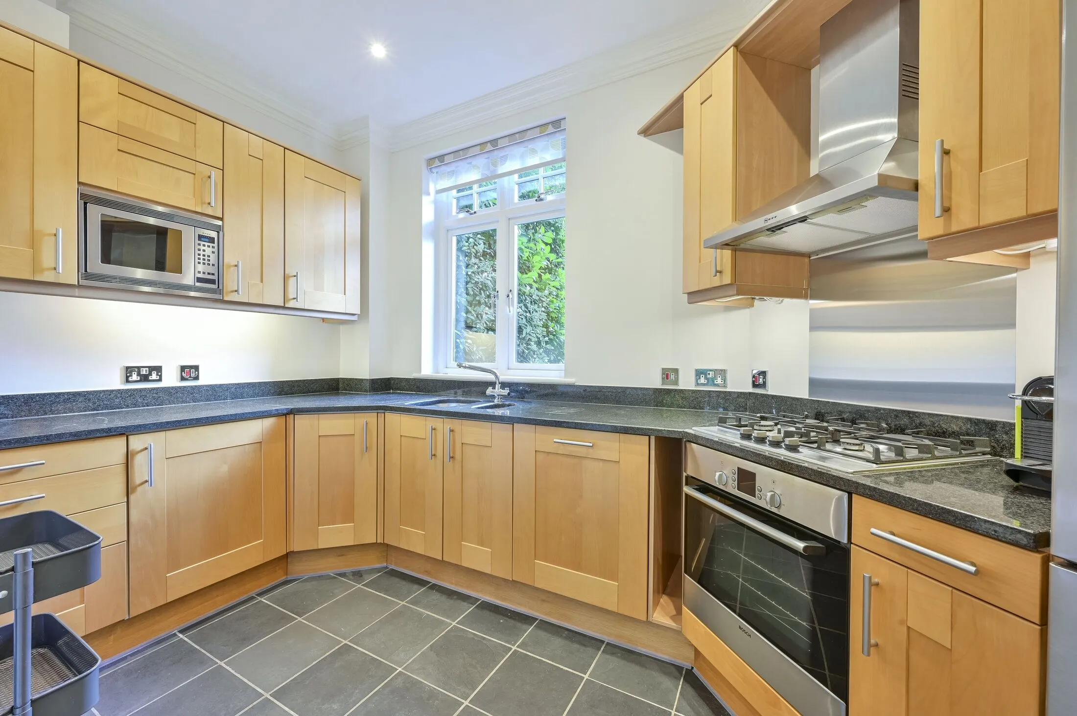 Flat Arthur Road in Greater London