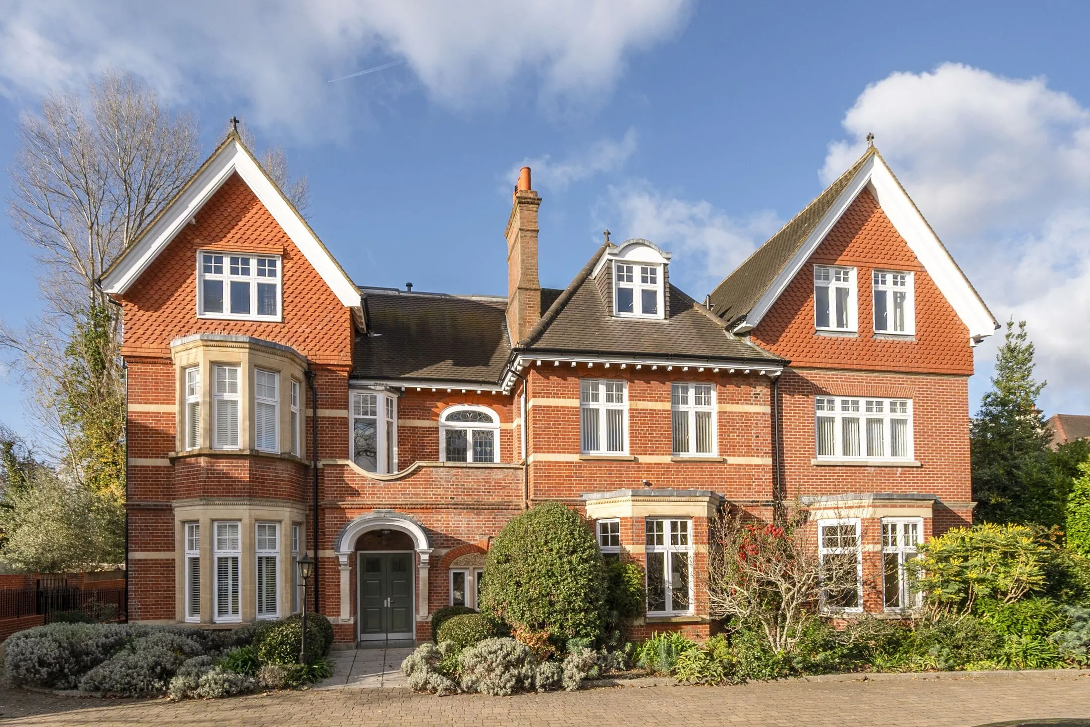 Flat Arthur Road in Greater London