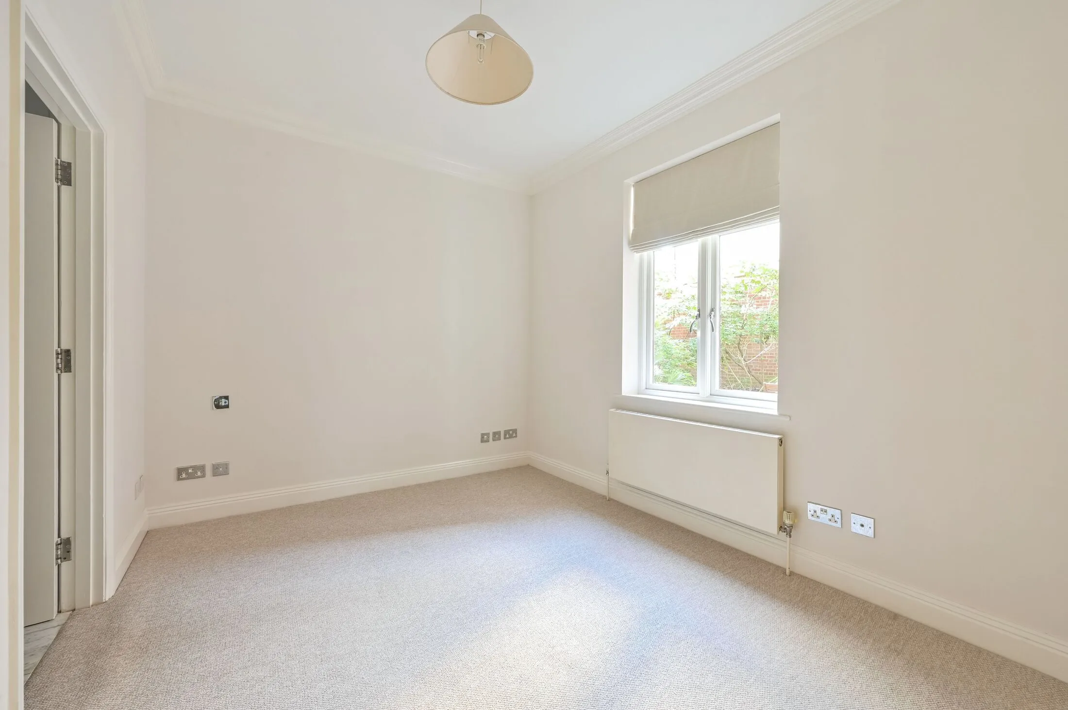 Flat Arthur Road in Greater London