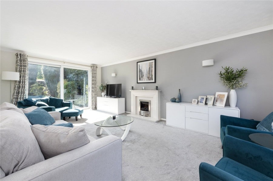 House Iris Road in Surrey Heath
