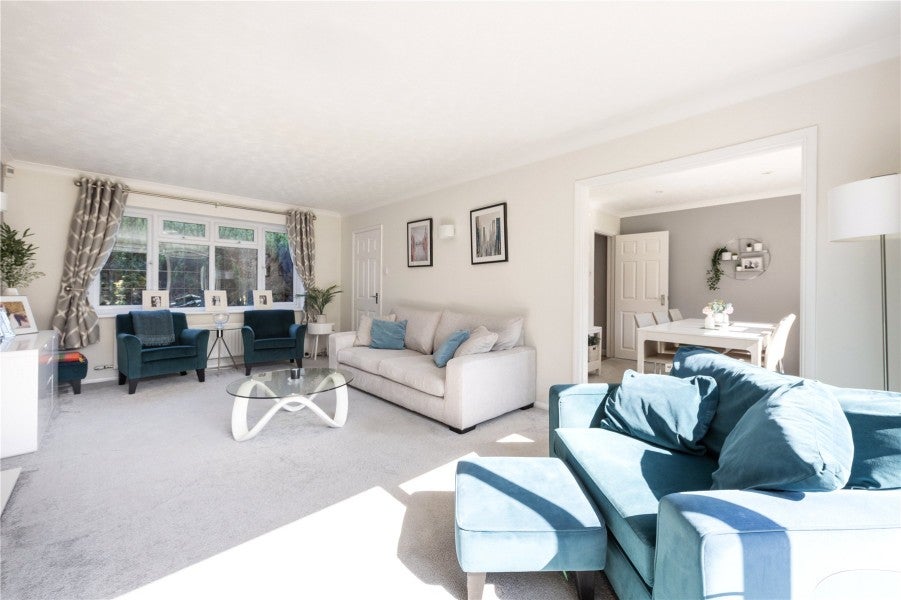 House Iris Road in Surrey Heath
