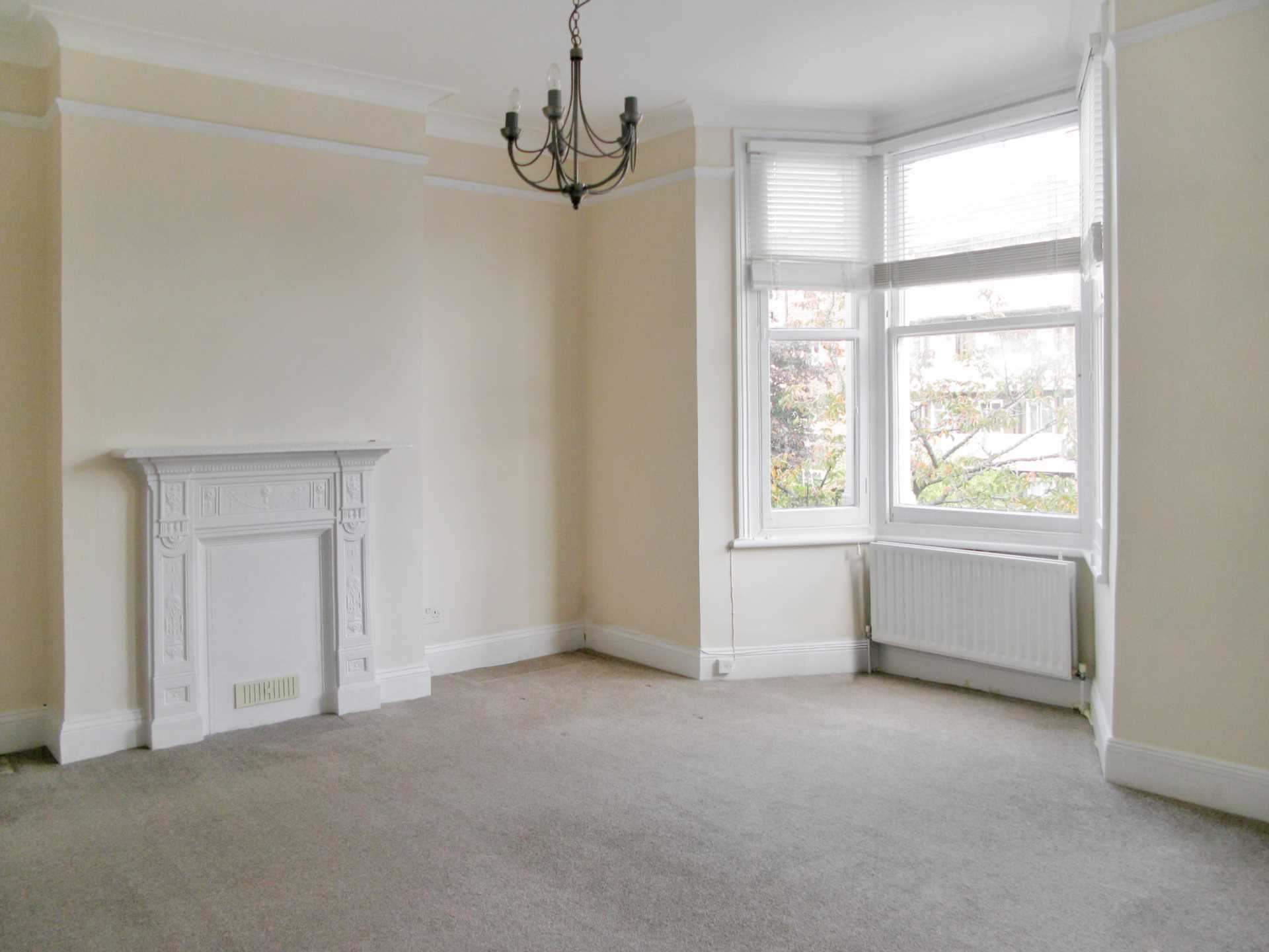 Flat Brewster Gardens in Greater London