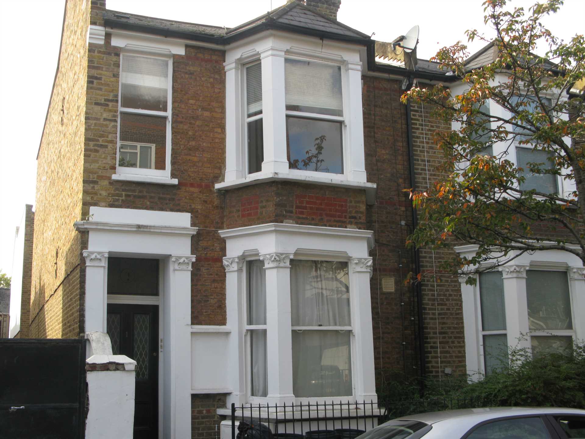 Flat Brewster Gardens in Greater London