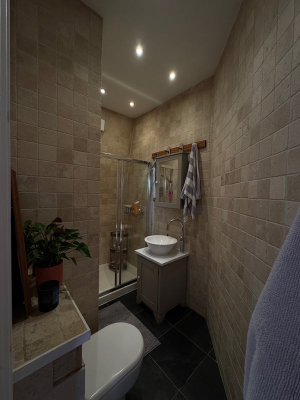 Room Elgin Avenue in City of Westminster