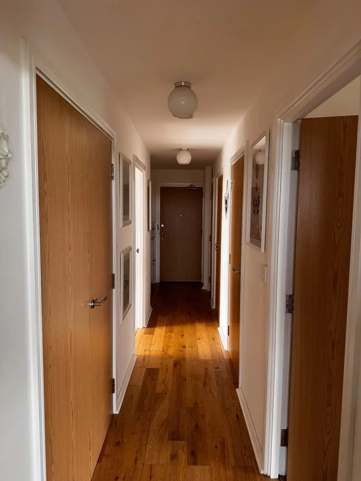Flat Lanacre Avenue in Greater London
