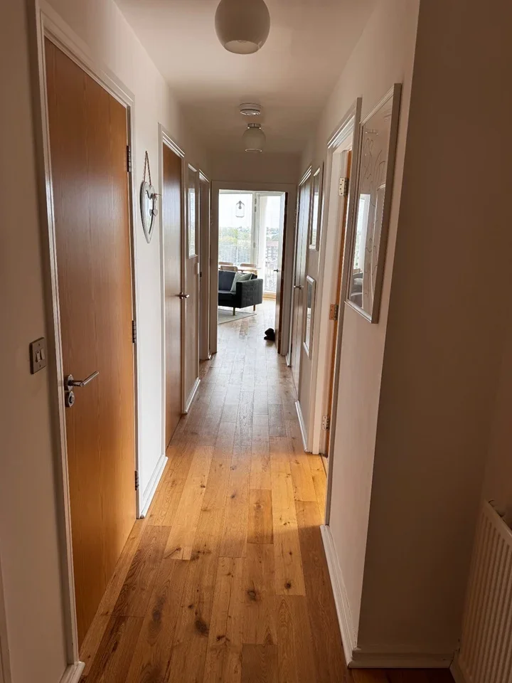 Flat Lanacre Avenue in Greater London