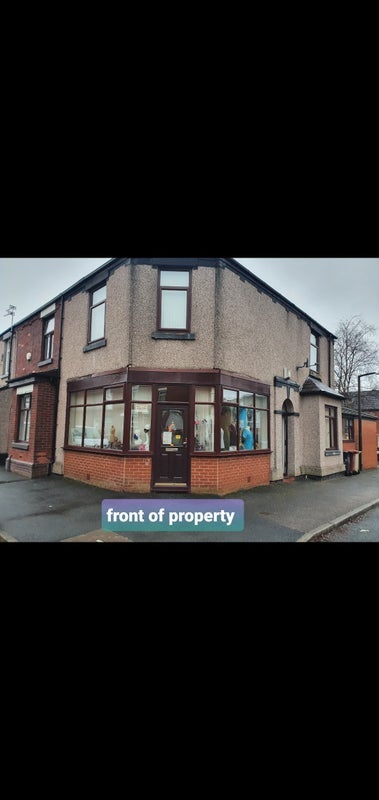 Room Leach Street in Farnworth