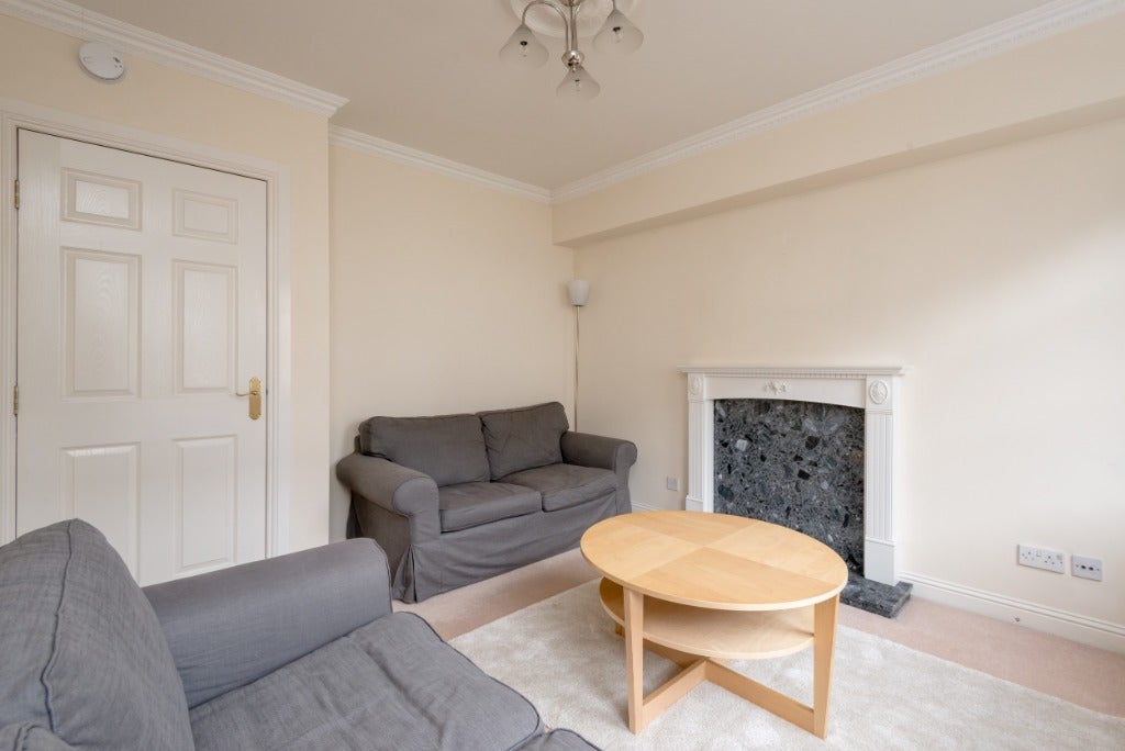 Flat Clarence Street in City of Edinburgh