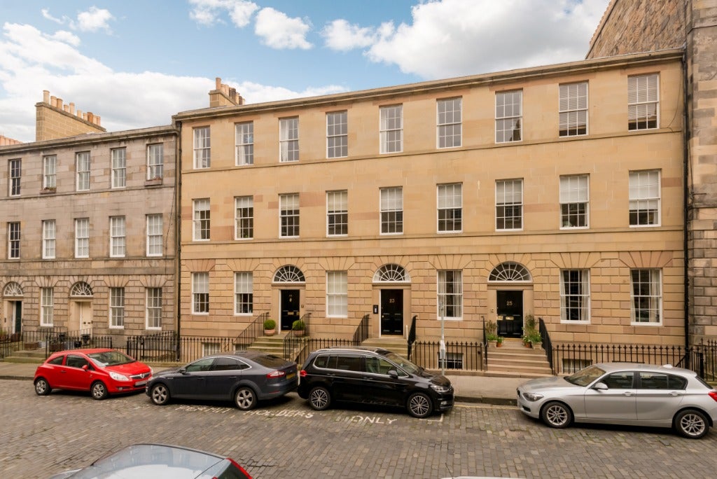 Flat Clarence Street in City of Edinburgh