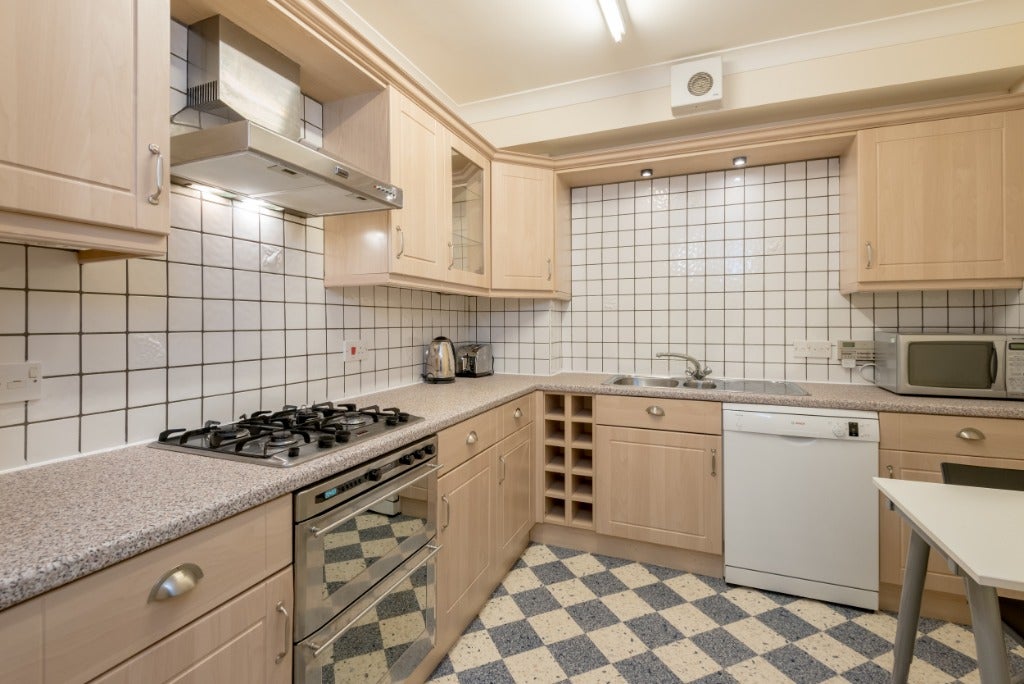 Flat Clarence Street in City of Edinburgh