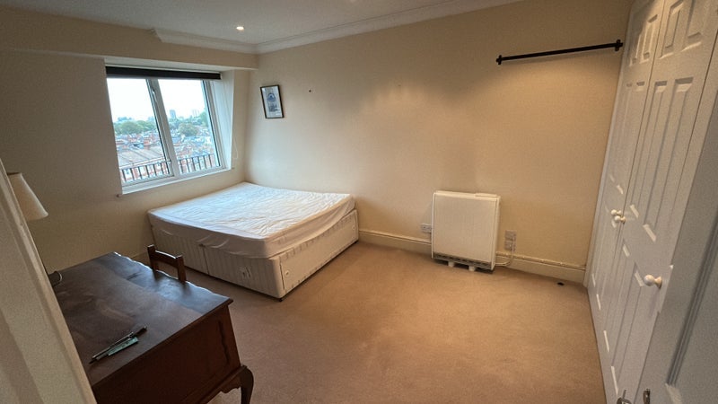 Room Fulham High Street in Greater London