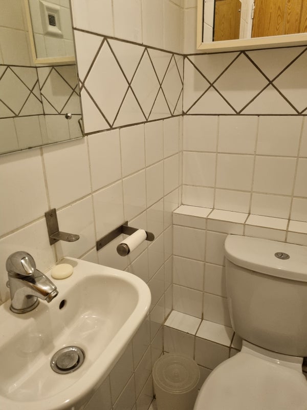 Room Tavistock Crescent in City of Westminster
