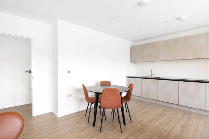 Flat Wornington Road in Greater London