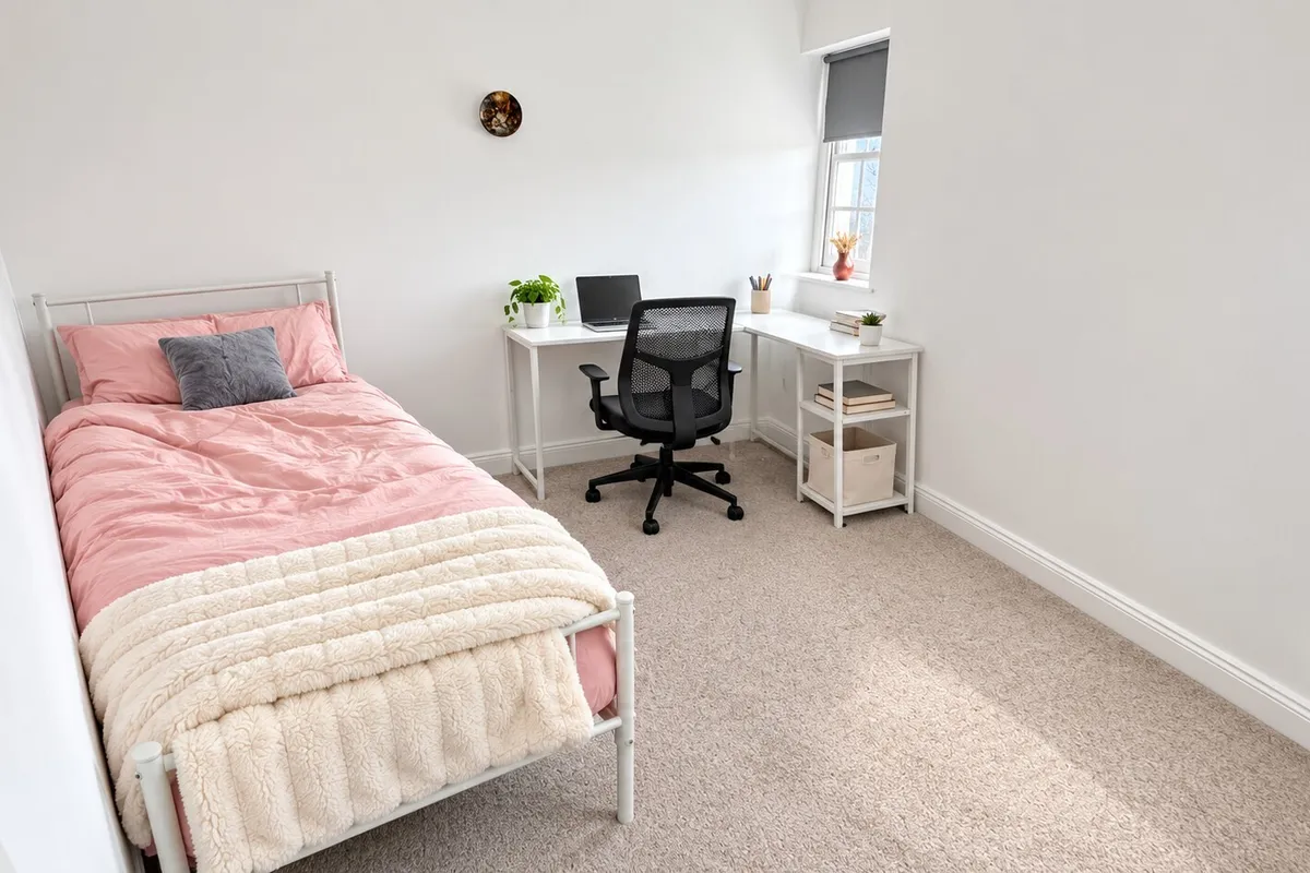 Flat Carlton Crescent in Southampton