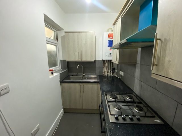 Flat Villiers Road in Greater London