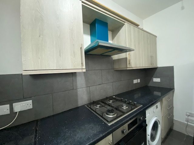 Flat Villiers Road in Greater London