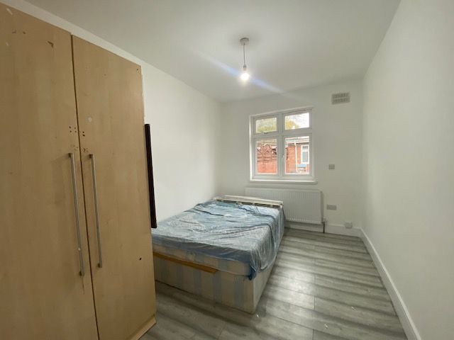 Flat Villiers Road in Greater London