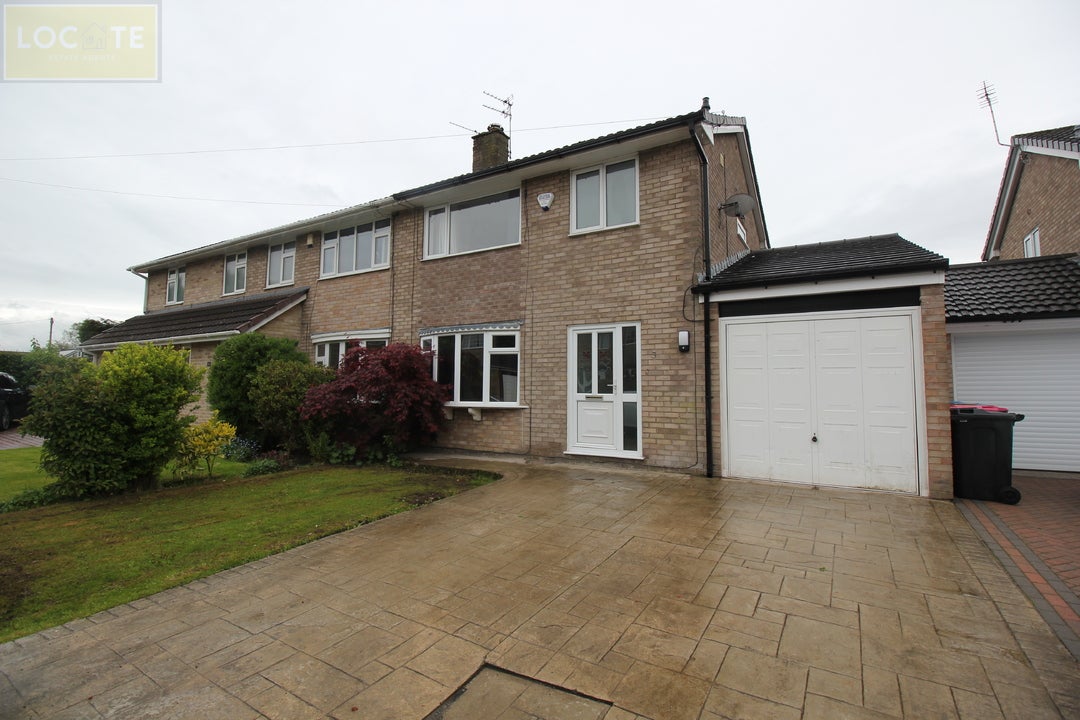 House Cherrywood Close in Salford