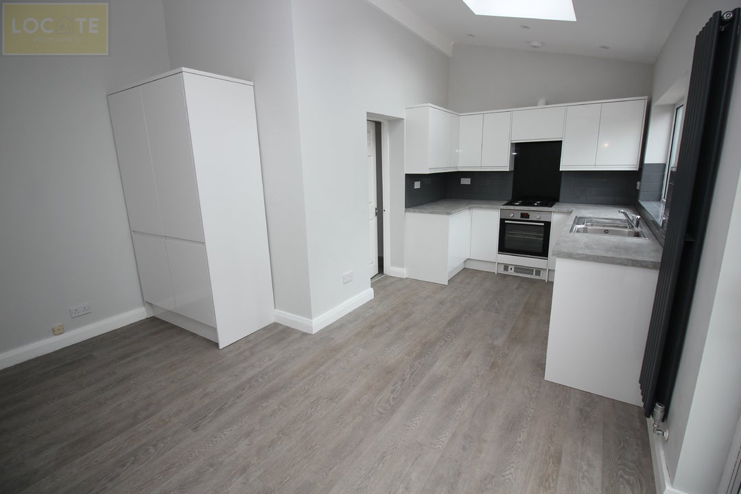 House Cherrywood Close in Salford