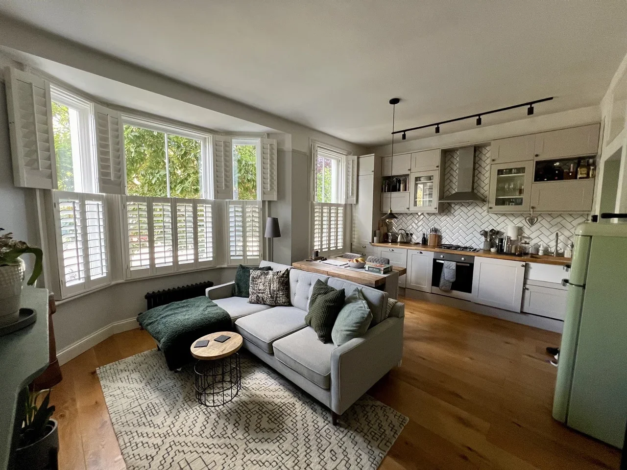 Flat Mulberry Lane in Greater London