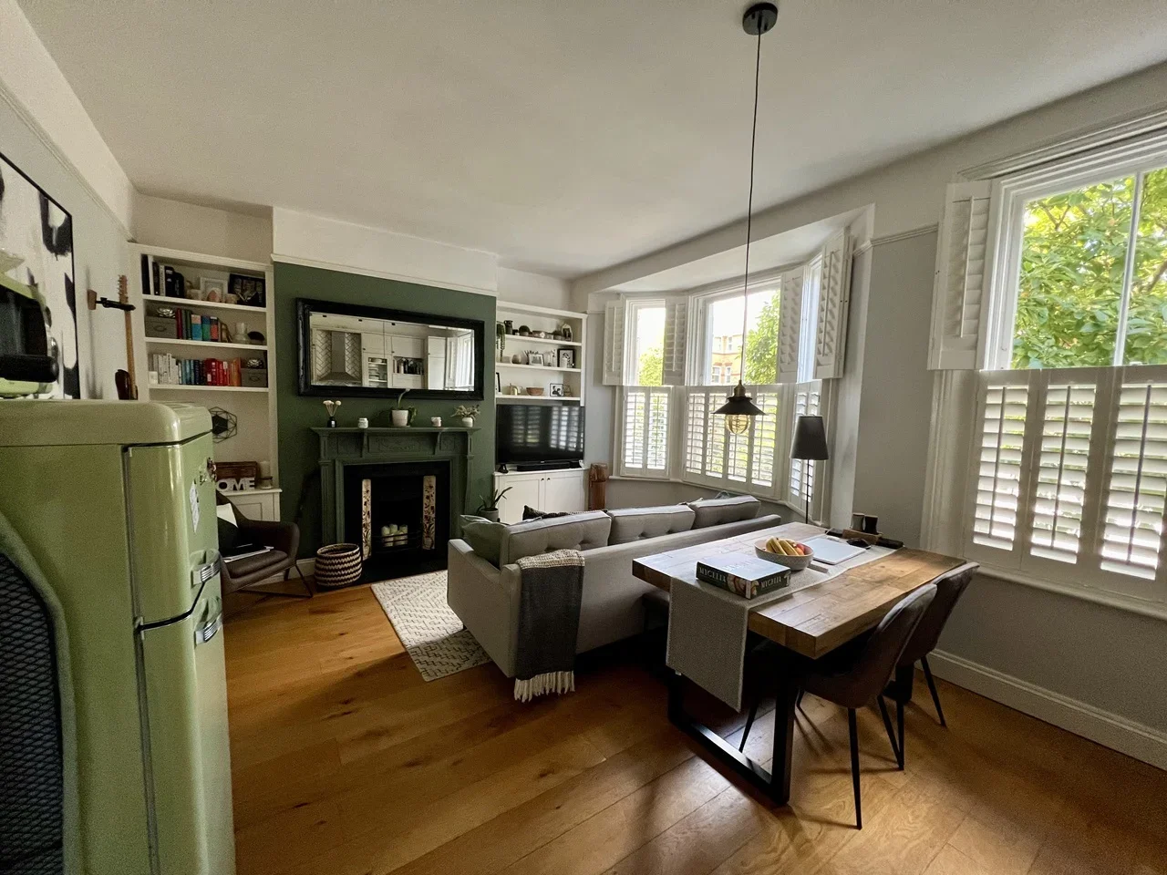 Flat Mulberry Lane in Greater London