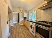 Flat Lassell Gardens in Maidenhead